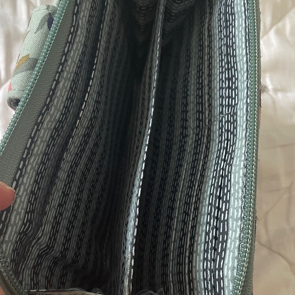 Vera Bradley Green Floral Quilted Wallet - Picture 4 of 6